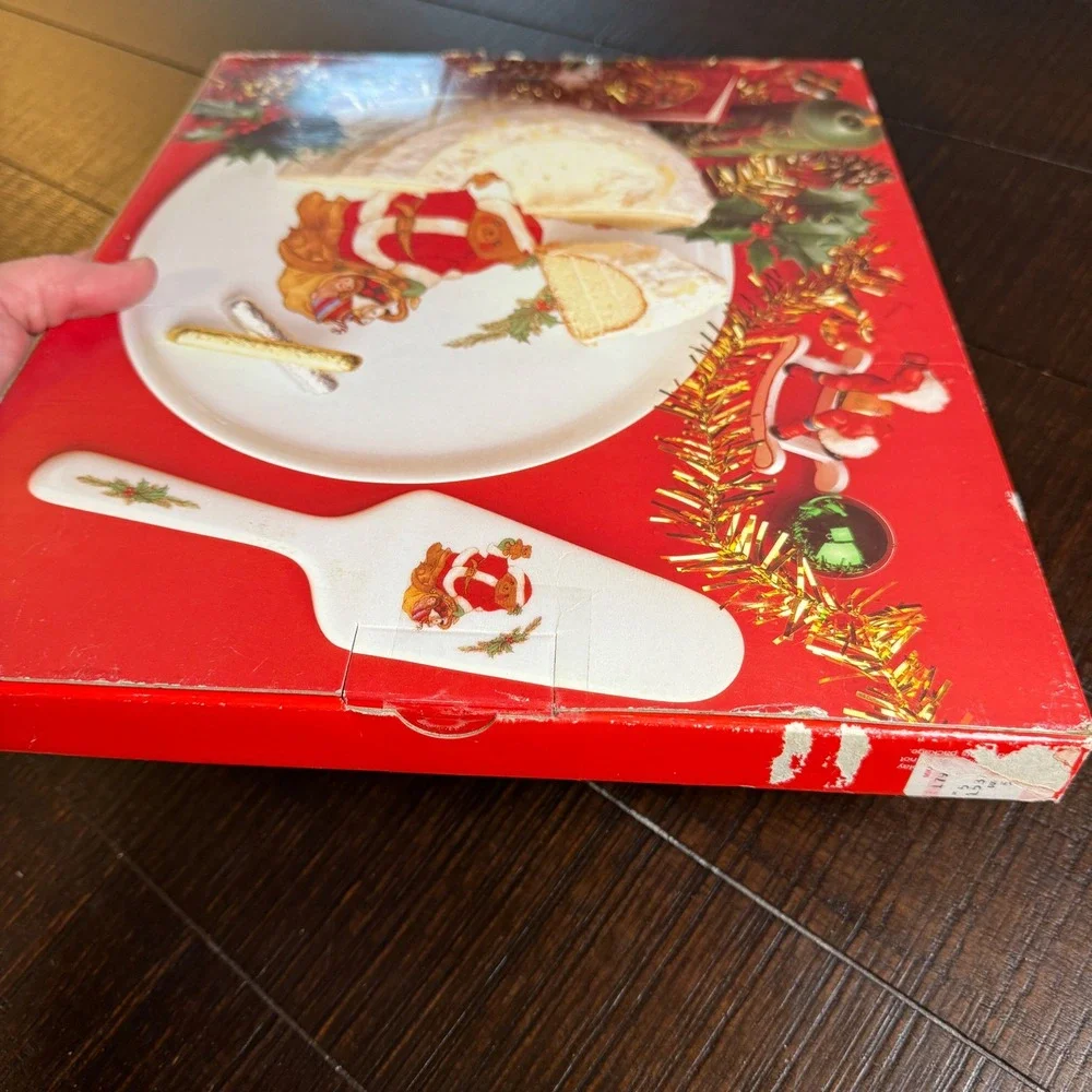 Mikasa Christmas Bear Cake Plate and Server‎ Set Sandy Lehman L5370 Fine China
